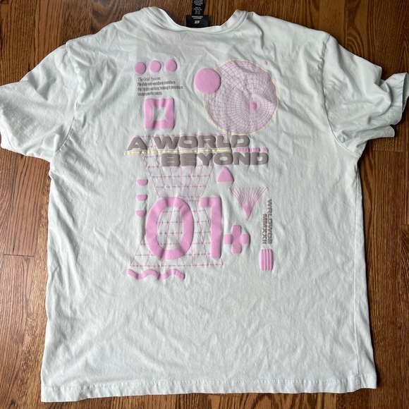 H & M tee - Picture 3 of 7